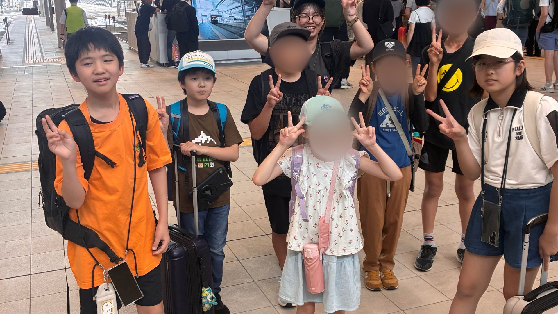広島駅に集合した子どもたち