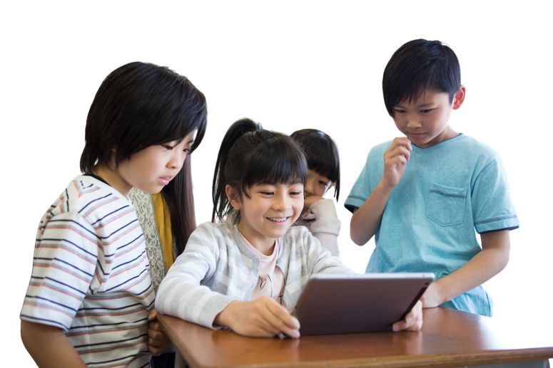子どもたちが教室で活動している様子
