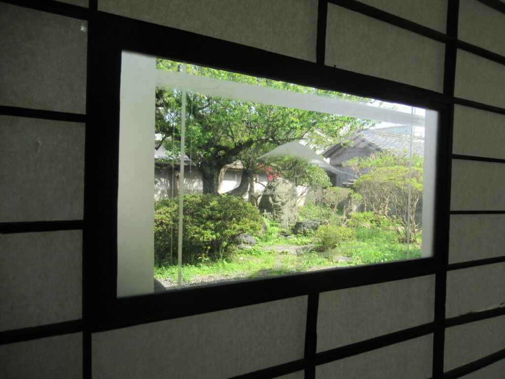 NIJINアカデミー熊本八代校の校舎には今は珍しい建具もたくさん。歴史の研究にもピッタリ。