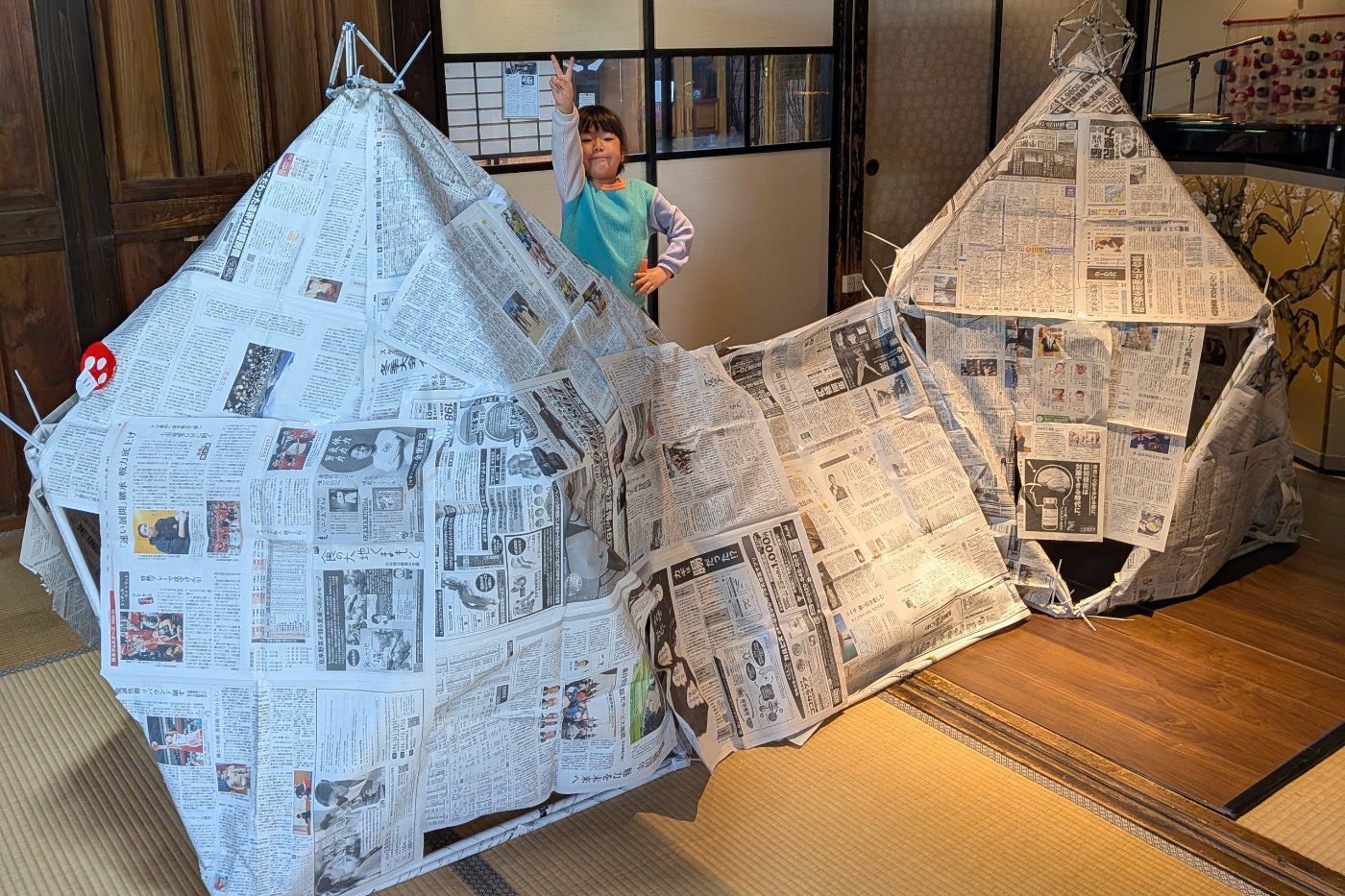 新聞紙で作った家