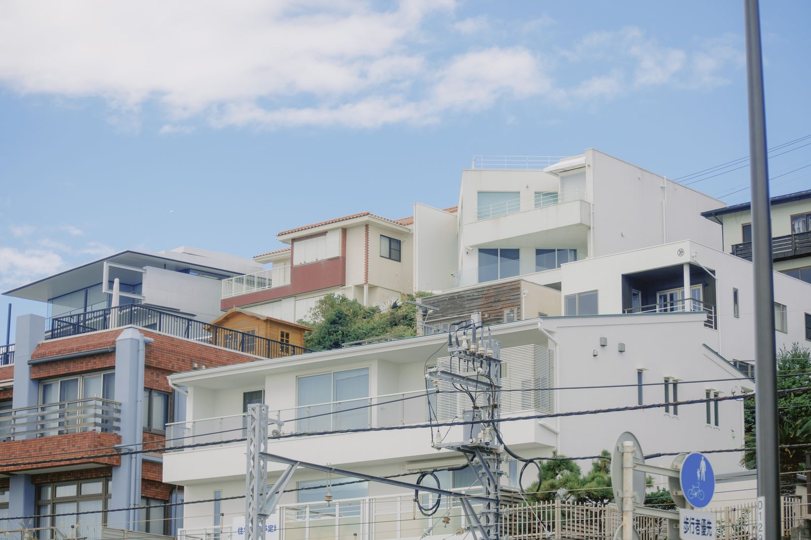 住宅街の坂道