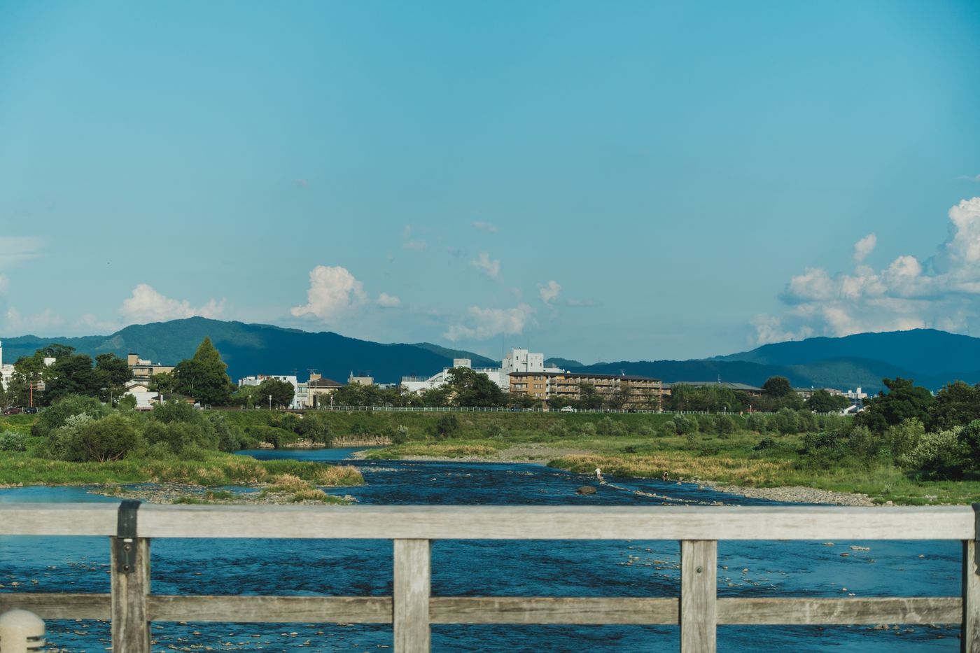 川沿いの街並み