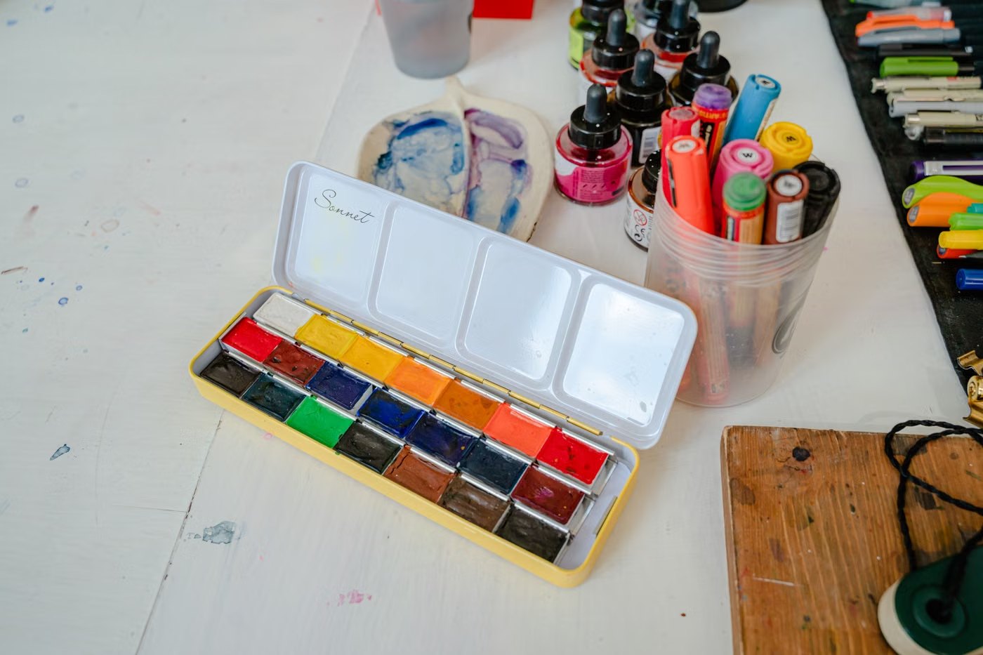 絵の具と画材