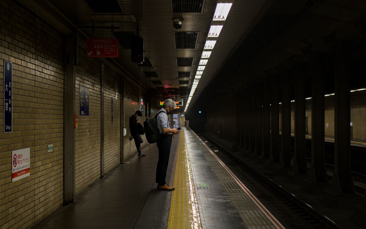 地下鉄の駅のホーム