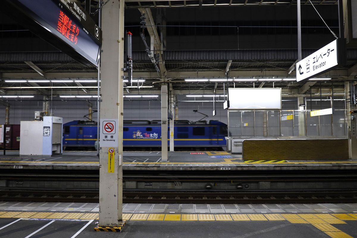 日本の駅のホーム