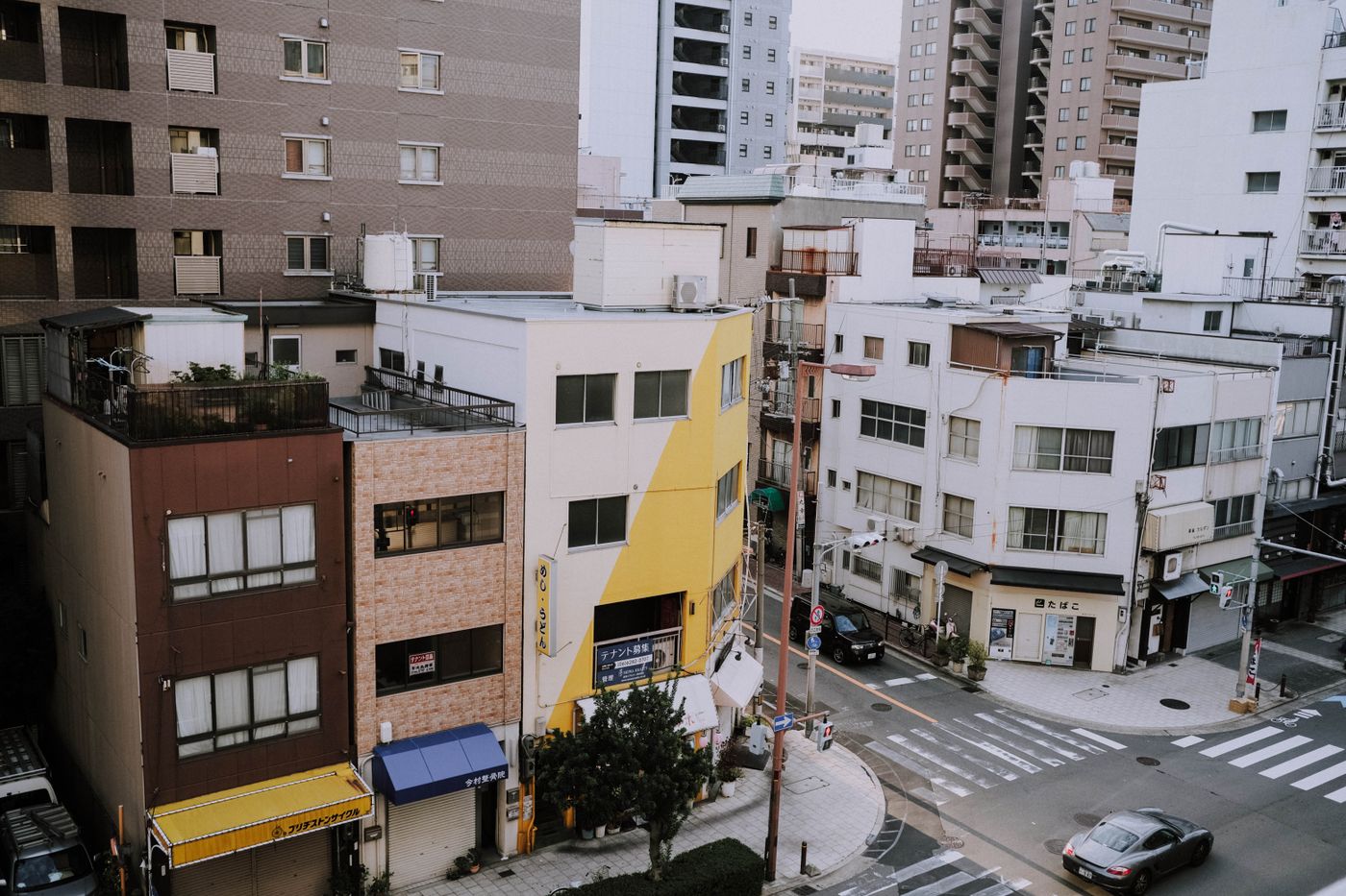 日本の街並み（写真はイメージです）